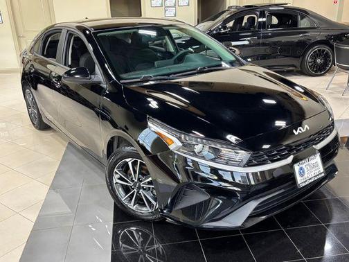 Aurora Black 2023 Kia Forte LXS