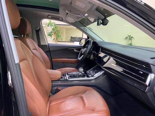 2020 Audi Q7 45 Premium Plus