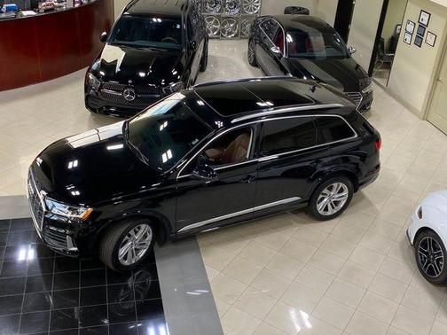 2020 Audi Q7 45 Premium Plus