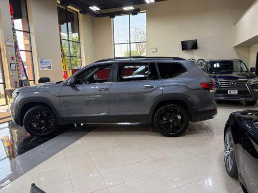 2023 Volkswagen Atlas 3.6L SE w/Technology