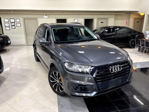 Samurai Gray Metallic 2019 Audi Q7 55 Prestige