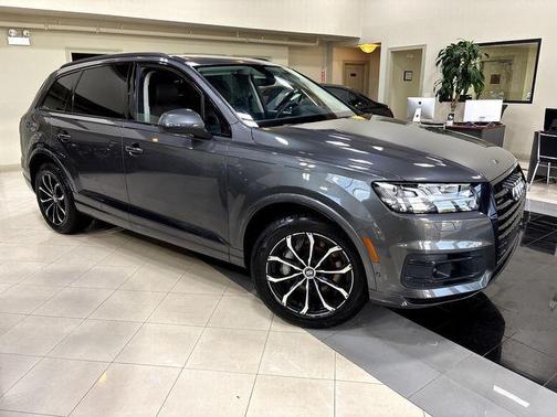 Samurai Gray Metallic 2019 Audi Q7 55 Prestige
