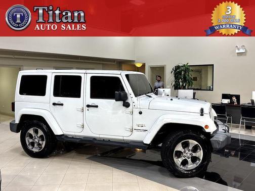 Bright White Clearcoat 2018 Jeep Wrangler JK Unlimited Sahara