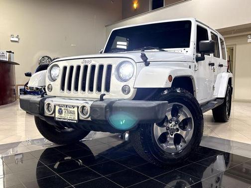 Bright White Clearcoat 2018 Jeep Wrangler JK Unlimited Sahara