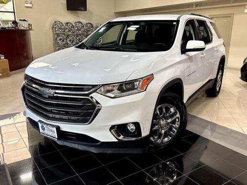 Summit White 2019 Chevrolet Traverse LT Cloth