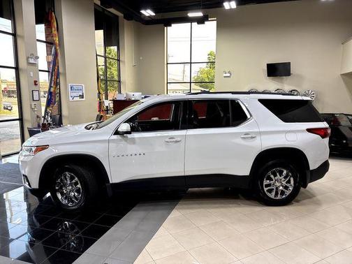 Summit White 2019 Chevrolet Traverse LT Cloth