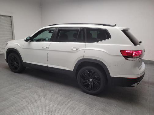 Pure White 2023 Volkswagen Atlas 2.0T SE w/Technology 4MOTION