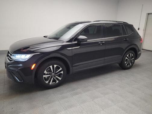 Deep Black Pearl 2023 Volkswagen Tiguan 2.0T S