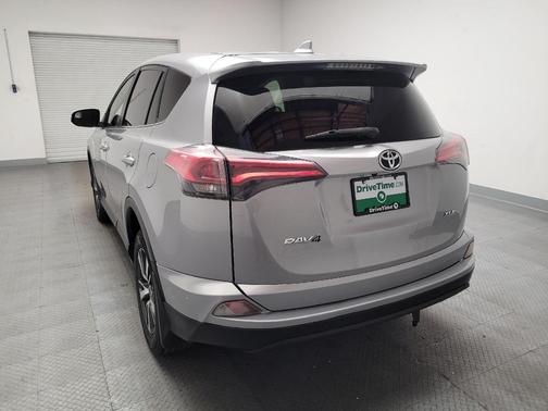 Silver Sky Metallic 2018 Toyota RAV4 XLE