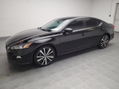 2020 Nissan Altima SR FWD
