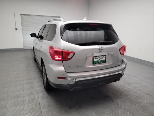 Brilliant Silver Metallic 2019 Nissan Pathfinder SV