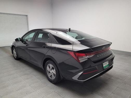 Abyss Black 2024 Hyundai ELANTRA SE