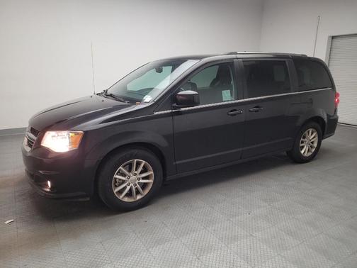 Black Onyx Crystal Pearlcoat 2018 Dodge Grand Caravan SXT