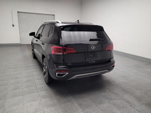 Deep Black Pearl 2022 Volkswagen Taos 1.5T SEL