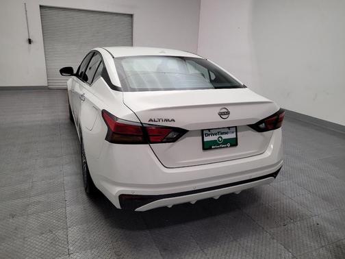 White 2025 Nissan Altima 2.5 SV