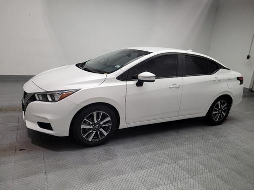 Aspen White TriCoat Pearl 2021 Nissan Versa 1.6 SV