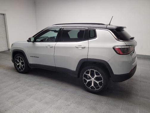 Silver Zynith Metallic Clearcoat 2024 Jeep Compass Limited