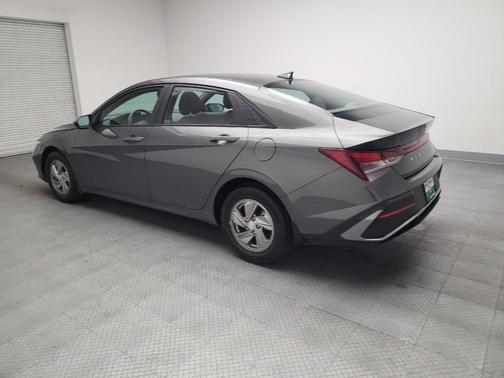 Amazon Gray 2024 Hyundai ELANTRA SE