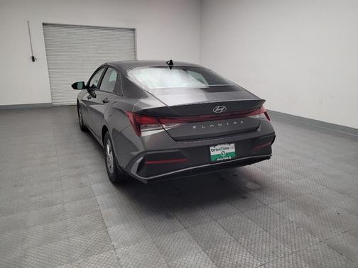Amazon Gray 2024 Hyundai ELANTRA SE