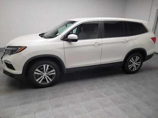 White Diamond Pearl 2017 Honda Pilot EX