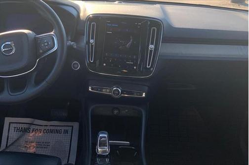 2023 Volvo XC40 B5 Plus Dark Theme