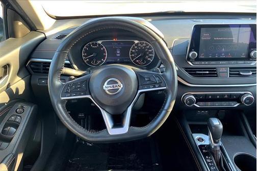 2022 Nissan Altima 2.0 SR