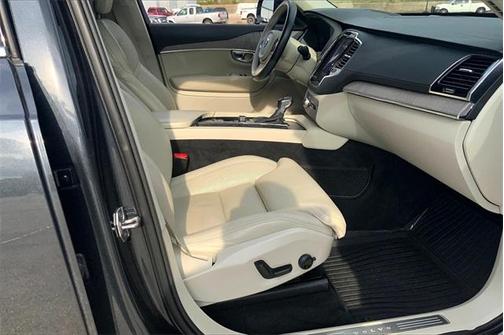 2021 Volvo XC90 T6 Inscription 6 Passenger