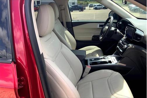 2023 Ford Explorer Platinum