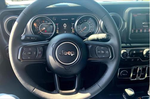 2023 Jeep Gladiator Sport