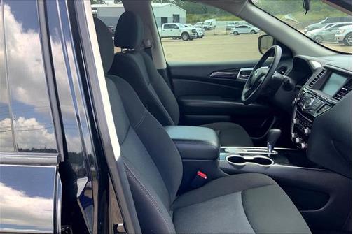 2020 Nissan Pathfinder S