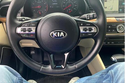 2018 Kia Cadenza SX Limited