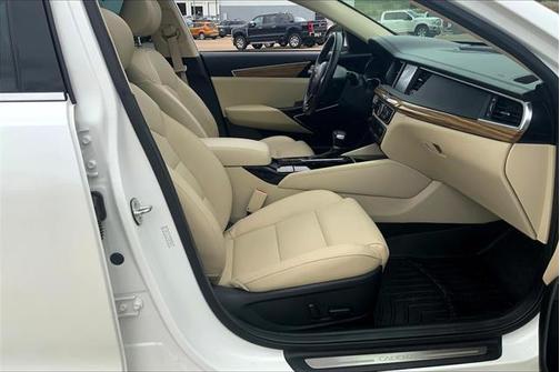 2018 Kia Cadenza SX Limited