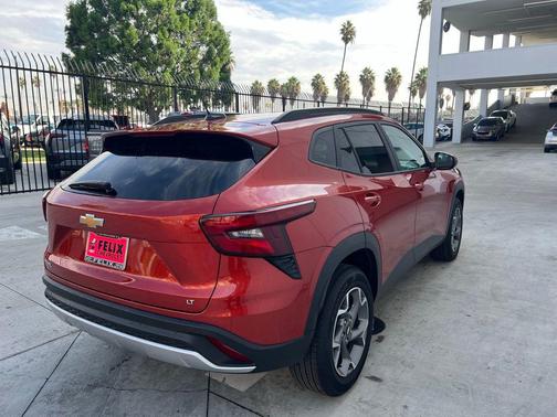 2024 Chevrolet Trax LT