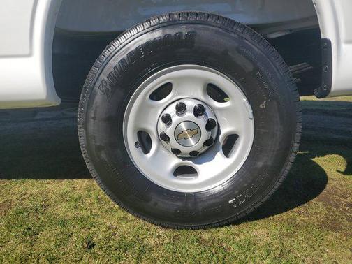 2025 Chevrolet Express 2500 RWD 2500 Regular Wheelbase WT