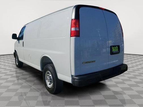2025 Chevrolet Express 2500 RWD 2500 Regular Wheelbase WT