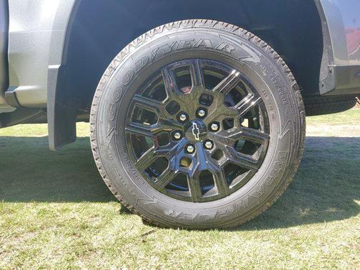 2025 Chevrolet Colorado WT