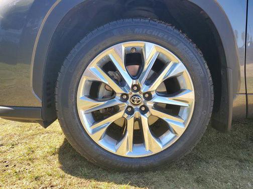 2022 Toyota Highlander Hybrid Limited