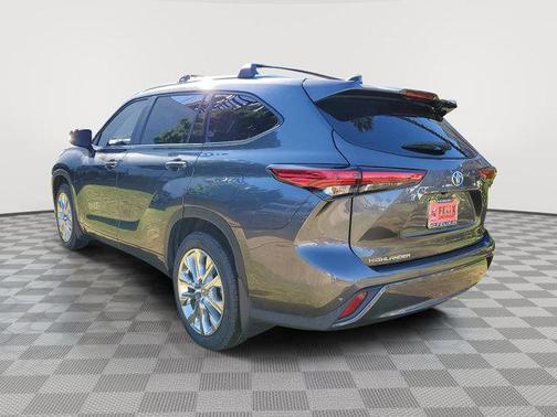 2022 Toyota Highlander Hybrid Limited