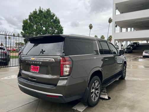2021 Chevrolet Suburban LS