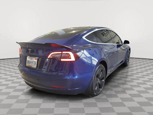 2020 Tesla Model 3 Standard Range