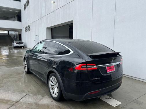 2018 Tesla Model X 75D