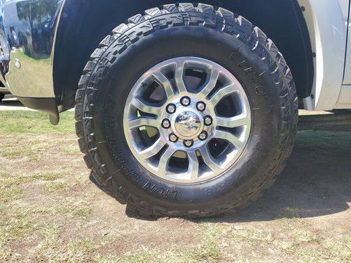 2018 RAM 3500 Laramie Crew Cab 4x4 8' Box