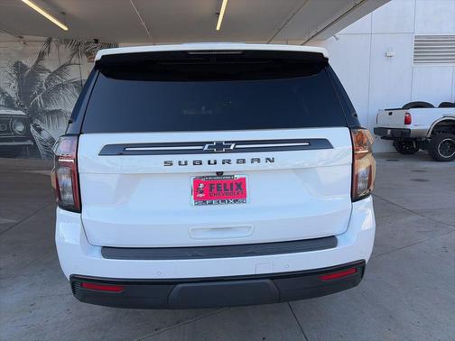 2023 Chevrolet Suburban 4WD Z71