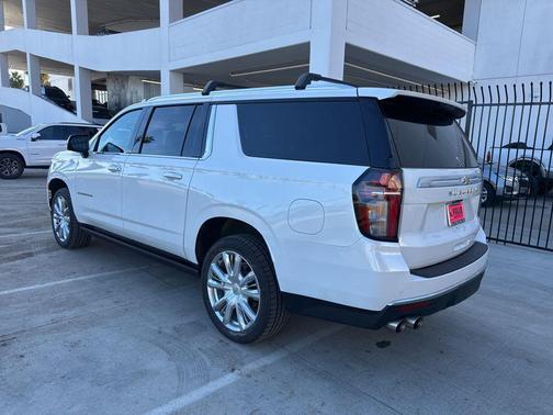 2023 Chevrolet Suburban 4WD High Country