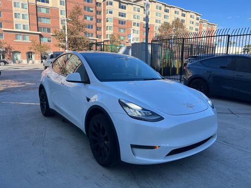 2023 Tesla Model Y Long Range Dual Motor All-Wheel Drive