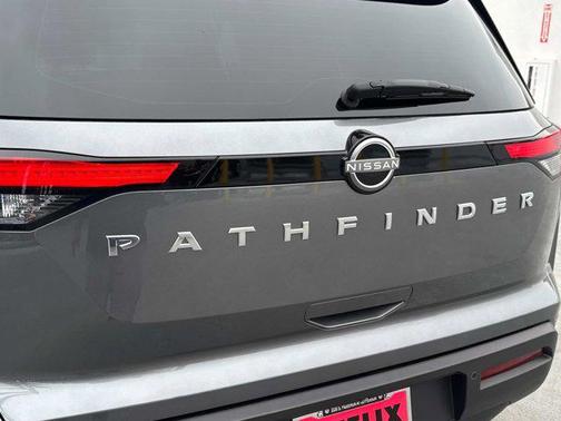 2024 Nissan Pathfinder S FWD