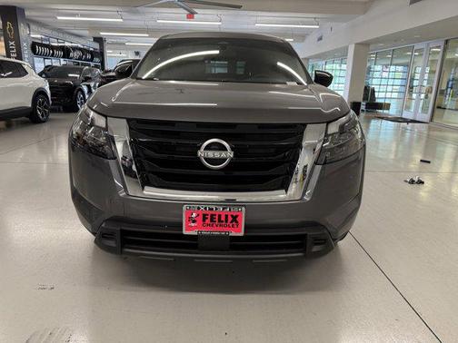 2024 Nissan Pathfinder S FWD