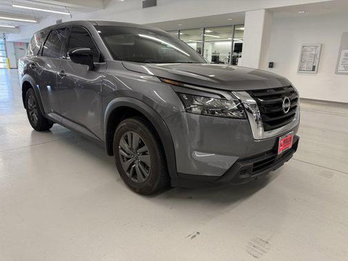 2024 Nissan Pathfinder S FWD