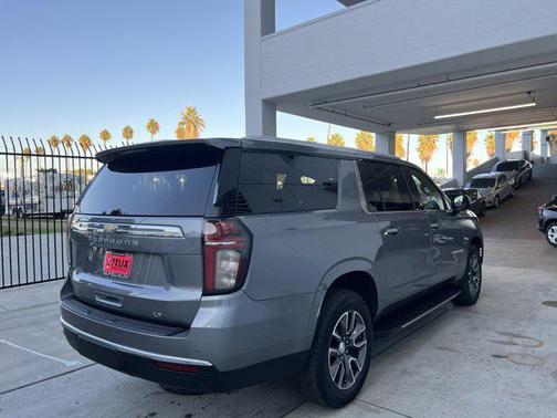2021 Chevrolet Suburban LT