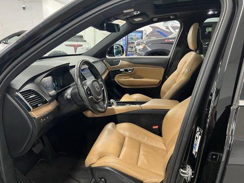 2017 Volvo XC90 Hybrid T8 Inscription